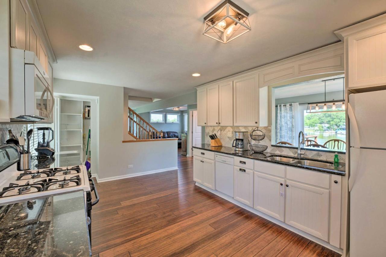 Lakefront Oasis With Boat Dock, Fire Pit, Grill Bristol Exterior foto